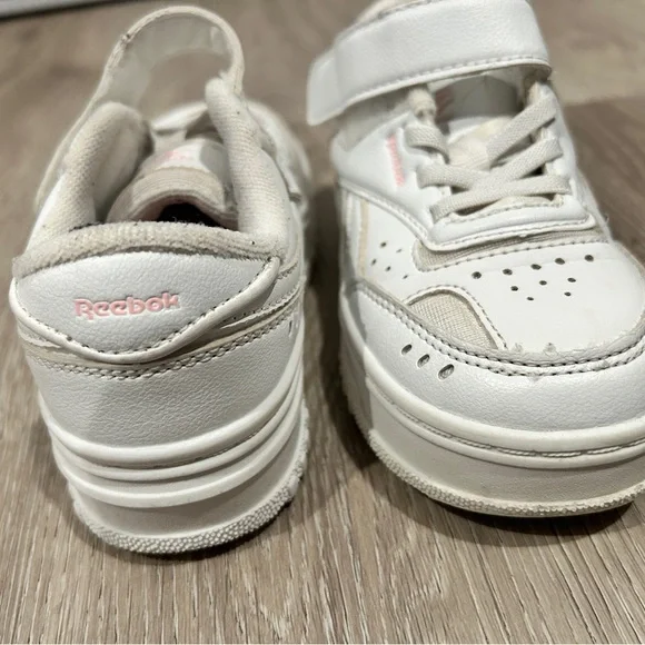 Reebok White Sneakers All-White Comfort Design - Picture 3 of 4